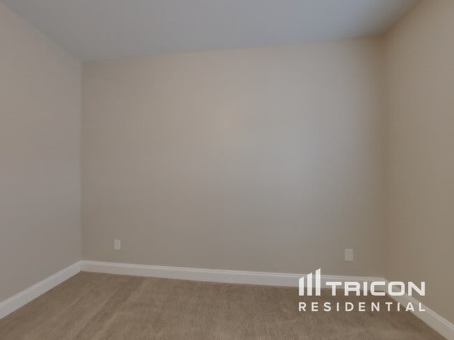 Building Photo - 265 Bexley Way