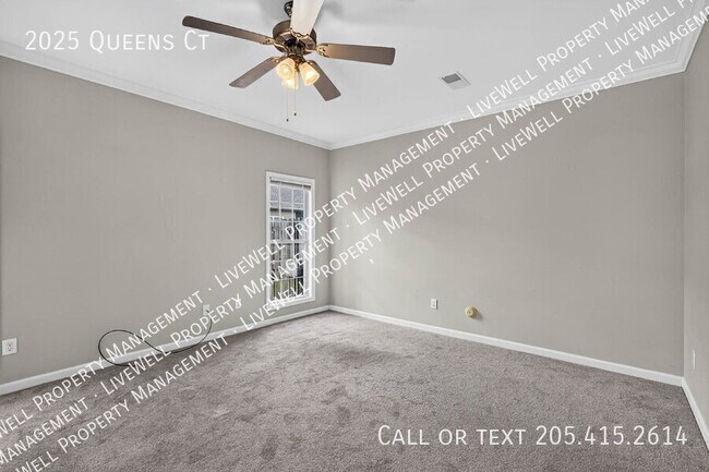 Building Photo - 2025 Queens Ct