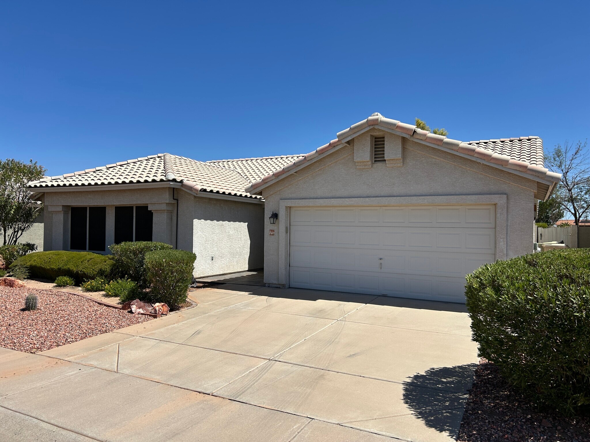 Building Photo - 7709 W Wahalla Ln