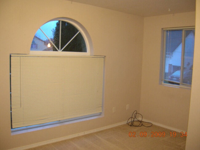 Building Photo - WOODLAND 3 BEDROOM, 3 BATH BEAUTY!