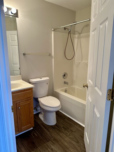 Building Photo - 741 Colonels Ct