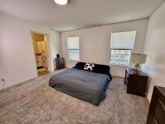 Building Photo - 8633 Chase Cir