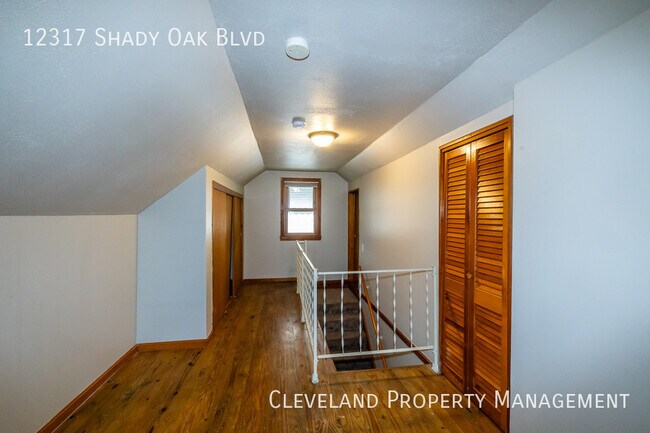 Building Photo - Updated Garfield Hts Bungalow