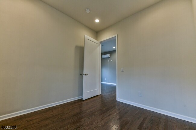 Building Photo - 400 Harrison Ave