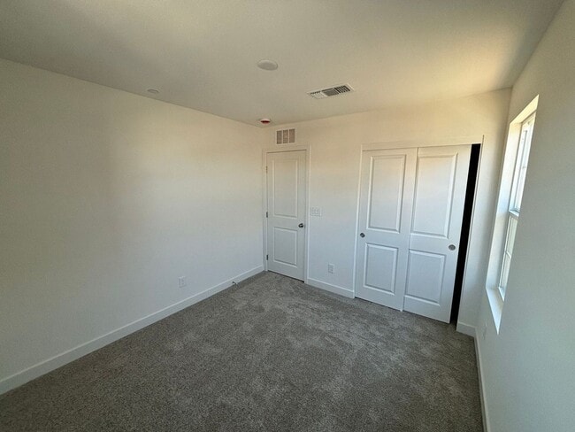 Building Photo - Modern 2-Story in Inspirada 4 Bed 3 Bath, Loft, Downstairs Bed & Open Floorplan