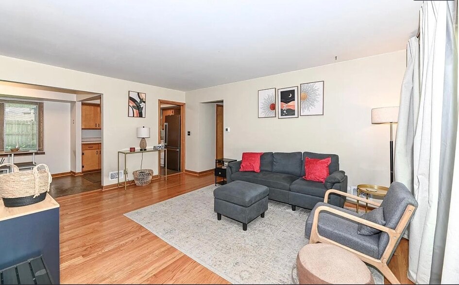 Building Photo - 541 N 109th St