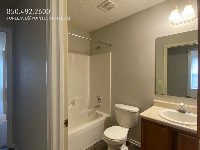 Building Photo - 504 Ashwood Ln