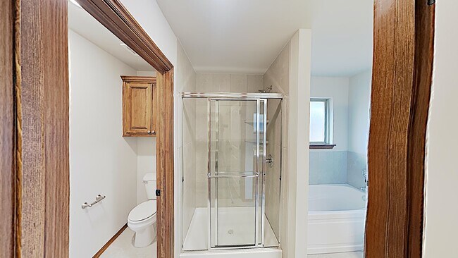 Building Photo - Very Nice 4 Bedroom 2 Bath Home in Mustang Schools