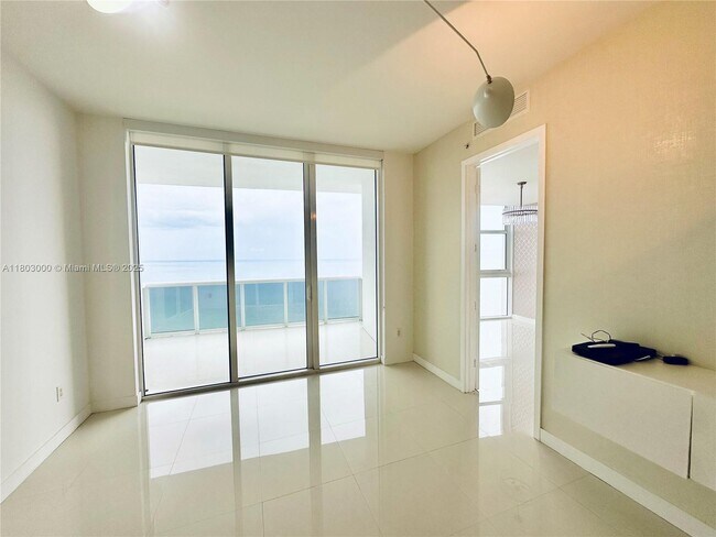 Building Photo - 18201 Collins Ave