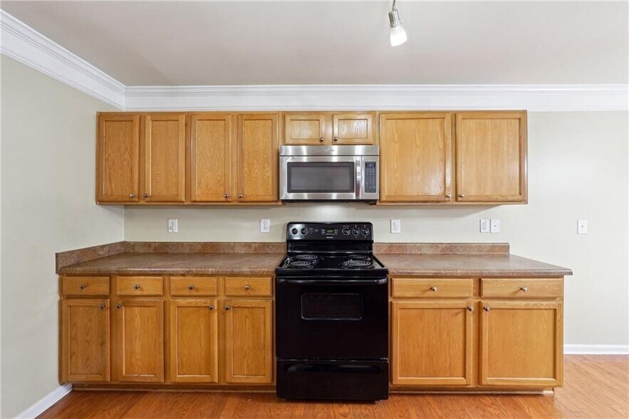 Building Photo - 3050 Centerglen Ln