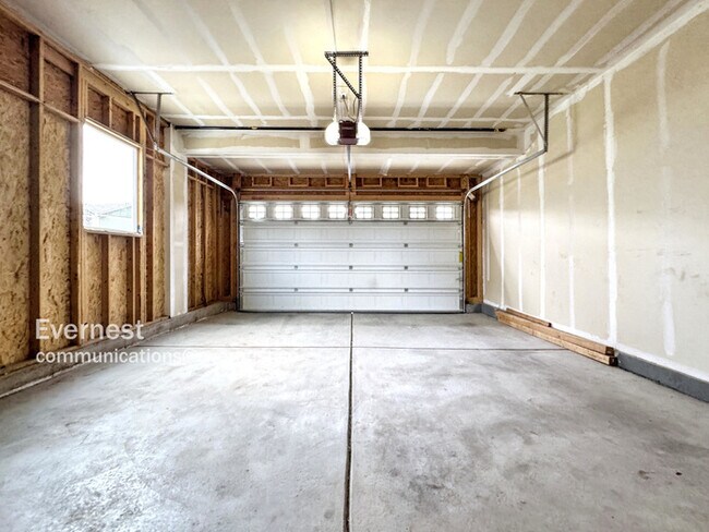Building Photo - 345 Matsuno St