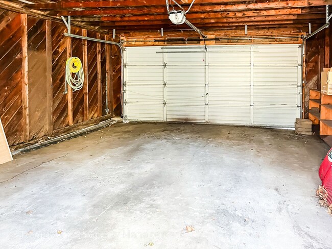 Building Photo - Charming 3bed/3bath home in Historic Fort Russell District