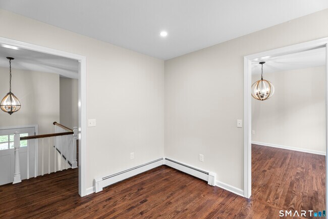 Building Photo - 831 Nut Plains Rd
