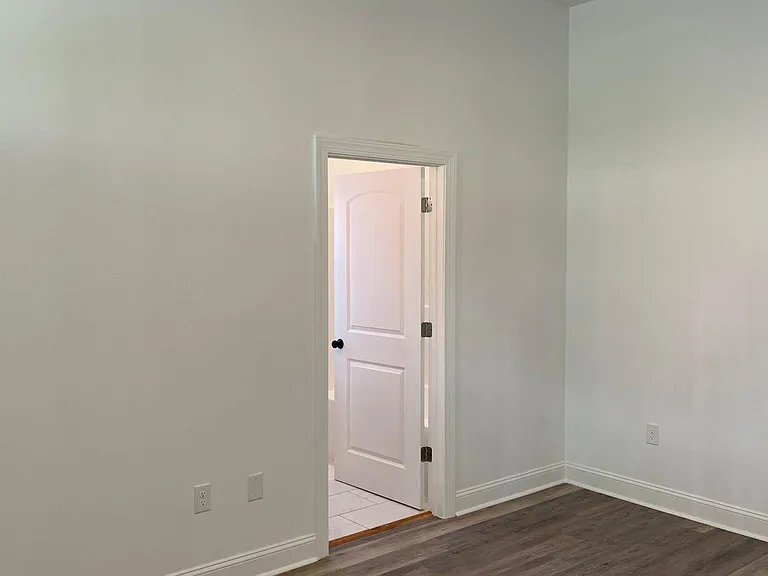 Building Photo - 431 Blackford St