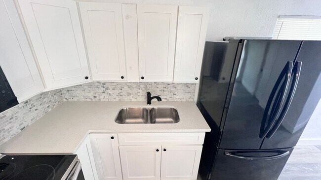 Building Photo - Timeless Appeal Meets Modern Living – 3BR Home on Expansive Lot in Titusville! WASHER & DRYER INC...