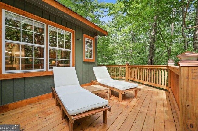 Building Photo - 166 Nantahala Pass Rd