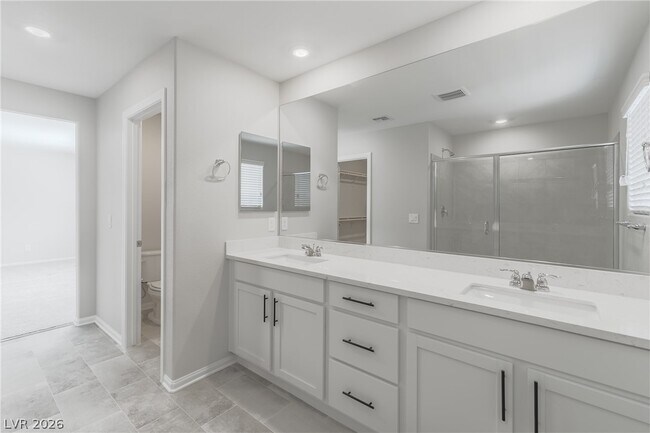 Building Photo - 5945 Lindenberry Walk St