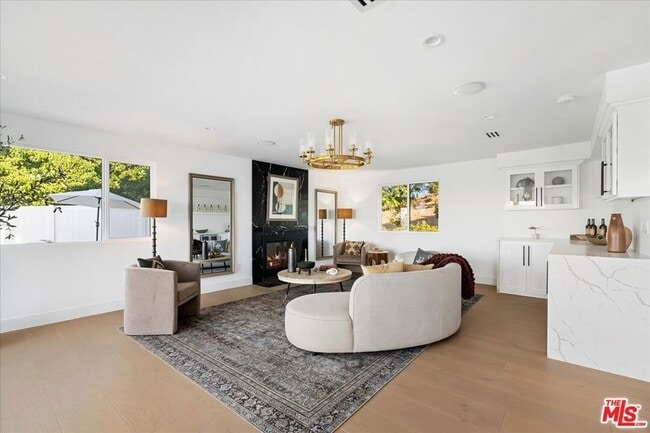 Building Photo - 15655 Castlewoods Dr