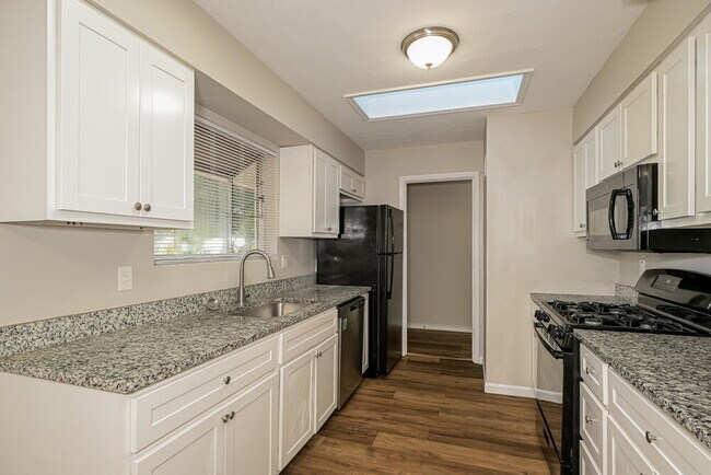 Building Photo - 3935 Parker Rd