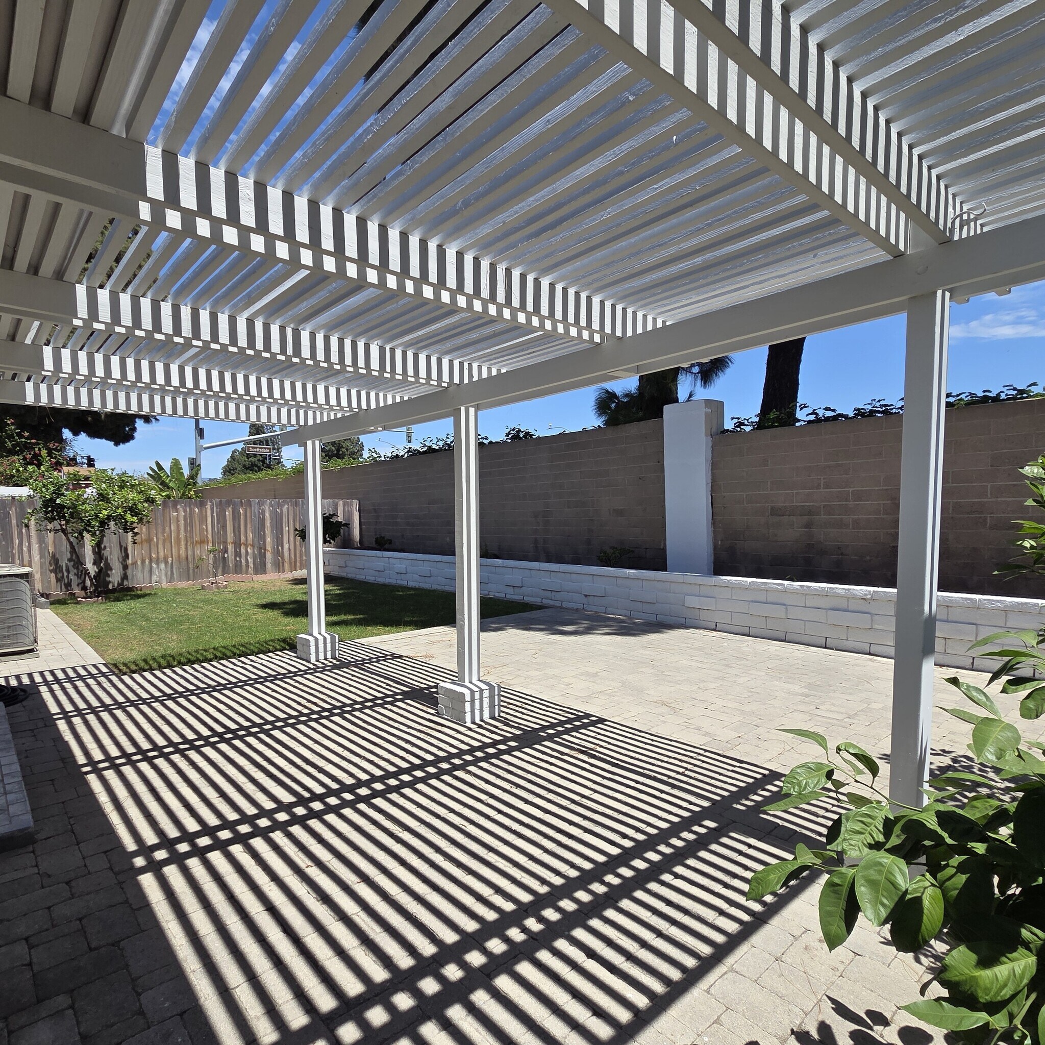 Building Photo - 14232 Matisse Ave