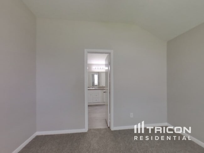 Building Photo - 18311 Autumn Trails Ln