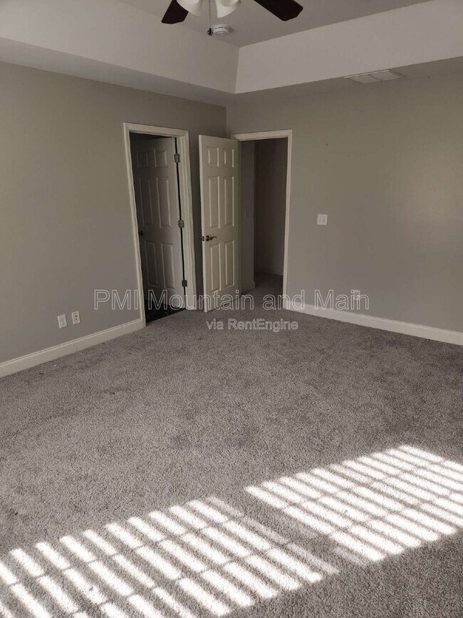 Building Photo - 52 Kirby Rd