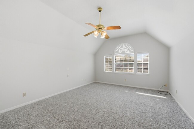 Building Photo - 4003 Bountiful Crest Ln