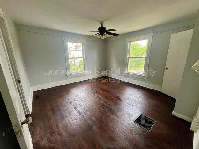 Building Photo - 1521 Taylor St