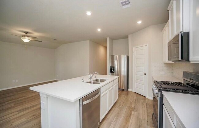 Building Photo - 21607 Blue Sapphire Ct