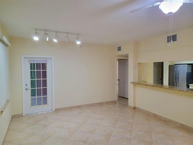 Building Photo - 6652 W Sample Rd