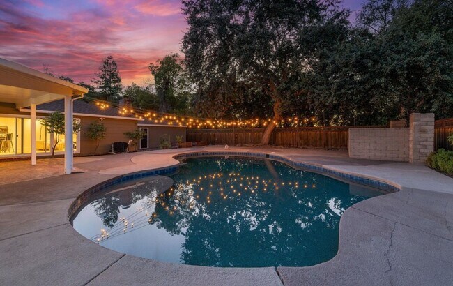 Building Photo - Beautiful Single-Story Home with Pool in Prime Concord Location –