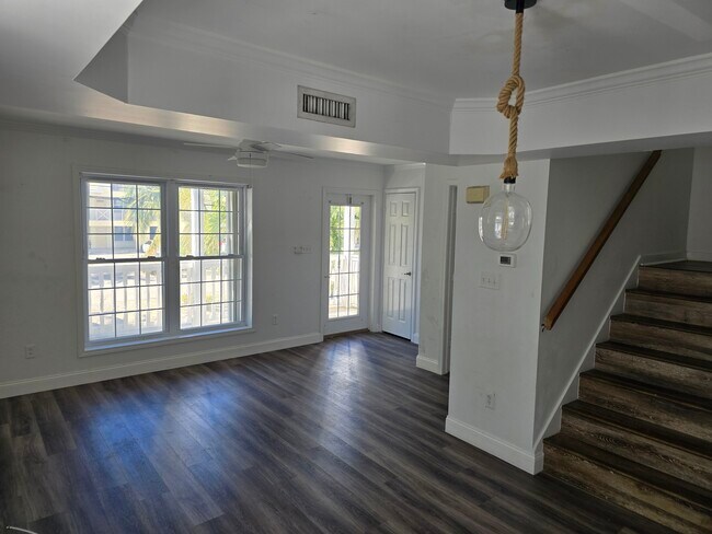 Building Photo - 374 73rd St #6