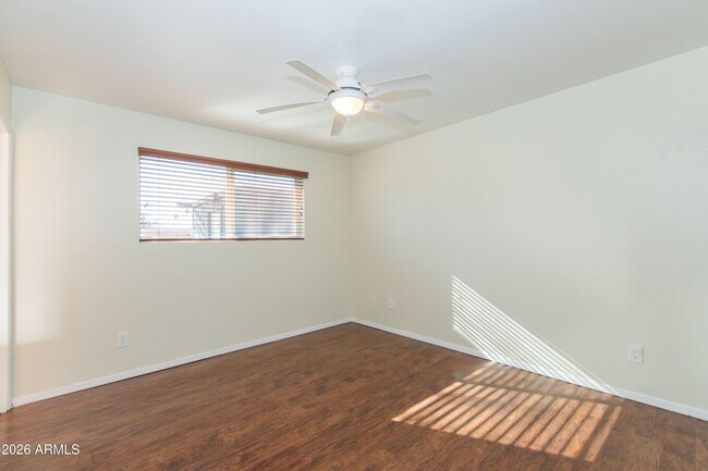 Building Photo - 1813 E Ellis Dr