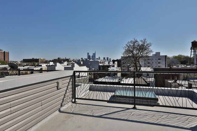 Building Photo - 2541 Turner St