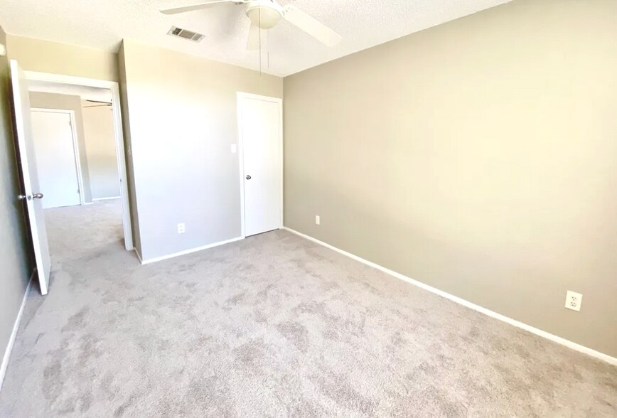 Building Photo - 1703 Sylvia Ln