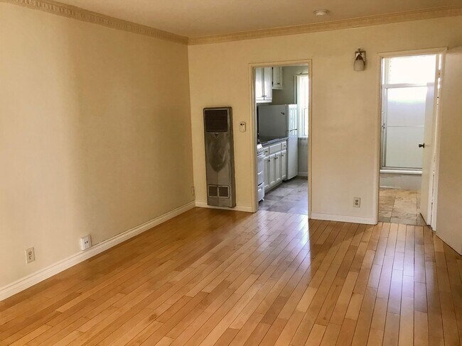 Interior Photo - VALLEY