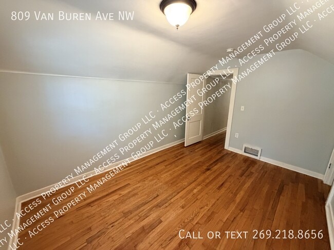 Building Photo - 809 Van Buren Ave NW