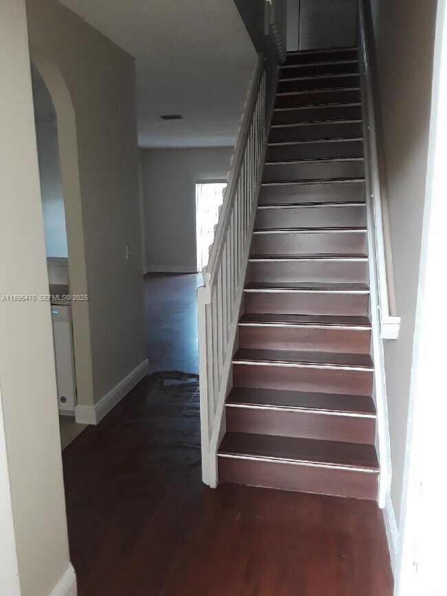 Building Photo - 2322 SE 23rd Rd