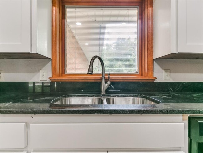 Building Photo - 1214 Cruce St