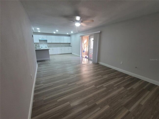 Building Photo - 1160 Calle Del Norte