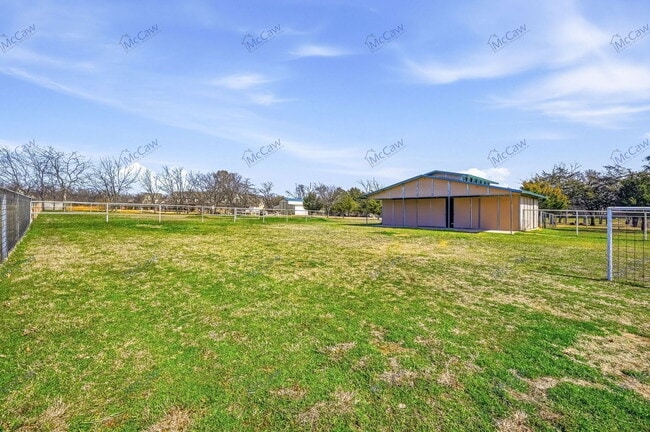 Building Photo - 1325 Bancroft Rd