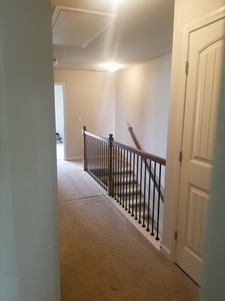 Building Photo - 346 Turtle Creek Dr