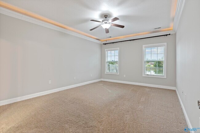 Building Photo - 5031 SE Valley Cove Dr