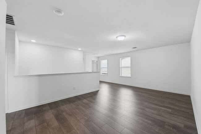 Building Photo - 2518 Boxwood Park