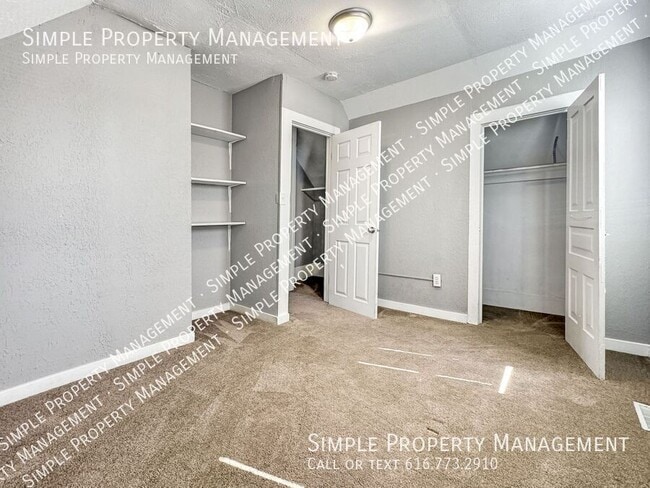 Building Photo - 156 Carrier St NE