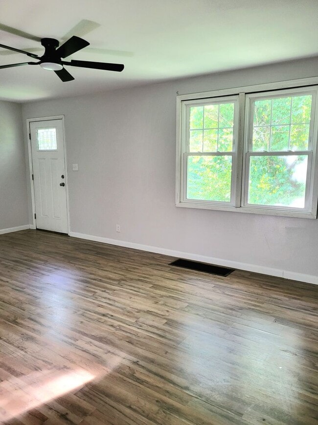 Building Photo - For Rent...300 Bethel, Collinsville