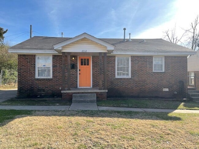 Building Photo - Great Location - Must See