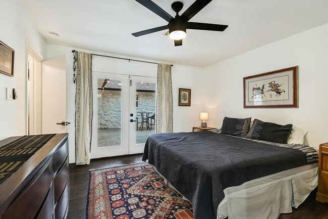 Building Photo - 11009 Hillside Oak Ln