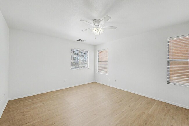 Building Photo - 9464 W Sheridan St