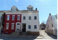 Building Photo - 2nd Floor 3 Bedroom Apartment-East End of York City!
